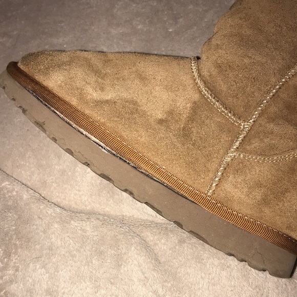 Ugg Australia Tan boots size 8 damaged 💗 - Picture 7 of 10